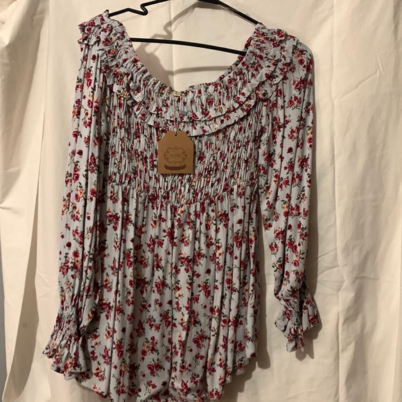 Tops - Floral loose top, off the shoulder